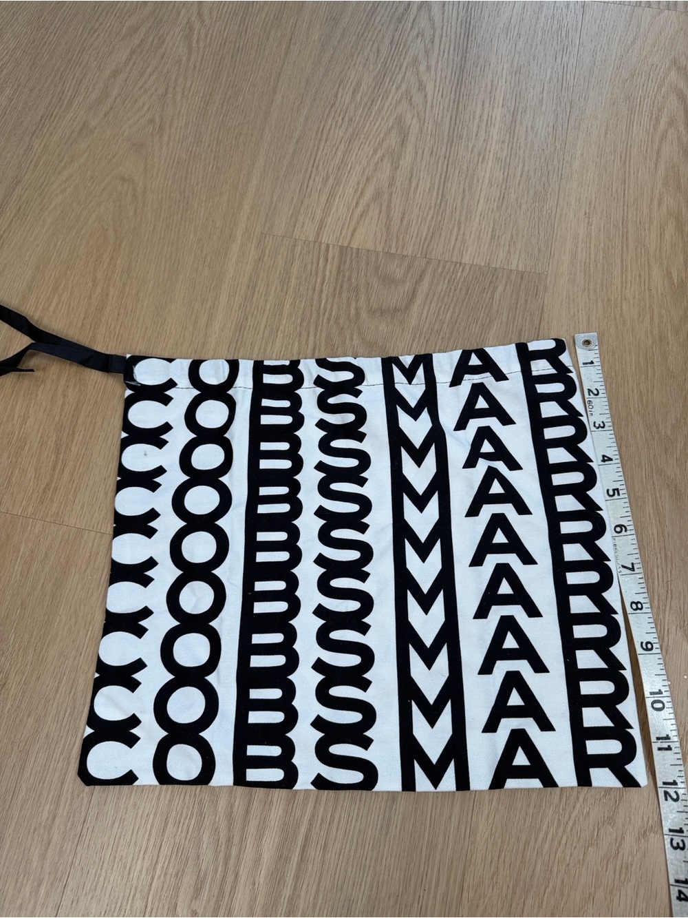 Marc Jacobs Drawstring Dust Bag - Picture 2 of 3